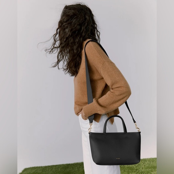 Cuyana Handbags - NWT Cuyana Mini Easy Zipper Tote in Mocha Pebbled Leather